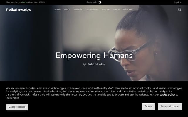 Screenshot of essilorluxottica.com